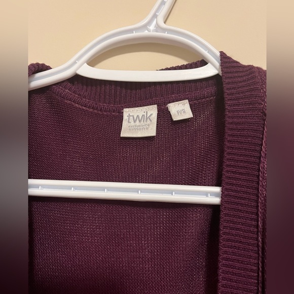 Sleeveless Cardigan - Picture 3 of 3